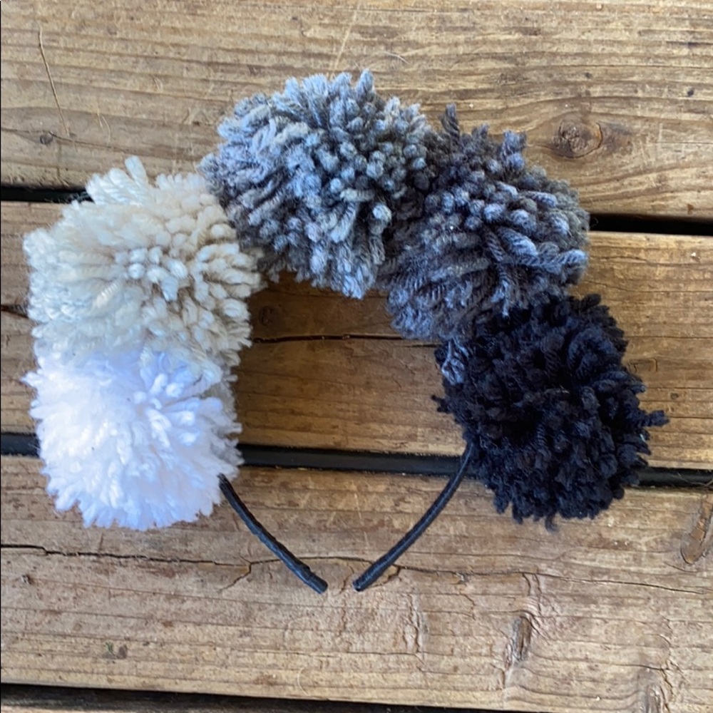 🌫🌧Gloomy rainbow Pom Pom headband !!